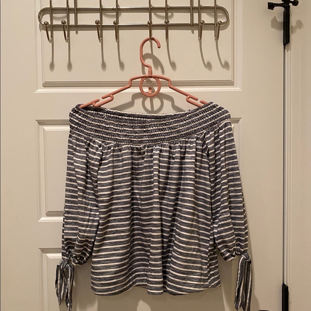 Off the shoulder long sleeve shirt
